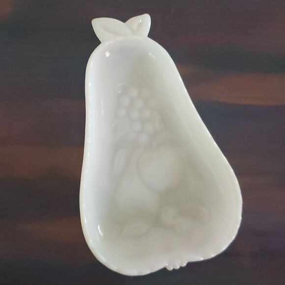 Set of 2 Vintage Milk Glass Serving Dishes Relish Trays - Grapes Pears - Picture 5 of 6